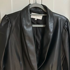 Leather black jacket with puff shoulder